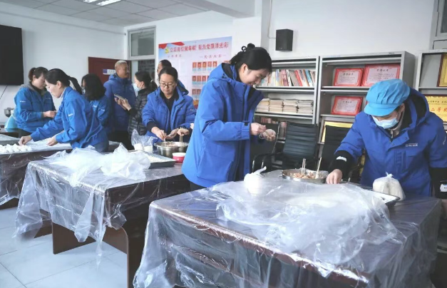 【群团工作】集团工会、团委结合发展青年职工包饺子活动